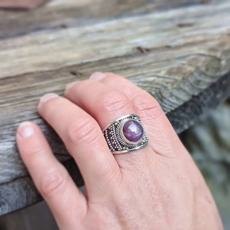 Silver and Indian ruby ​​ring