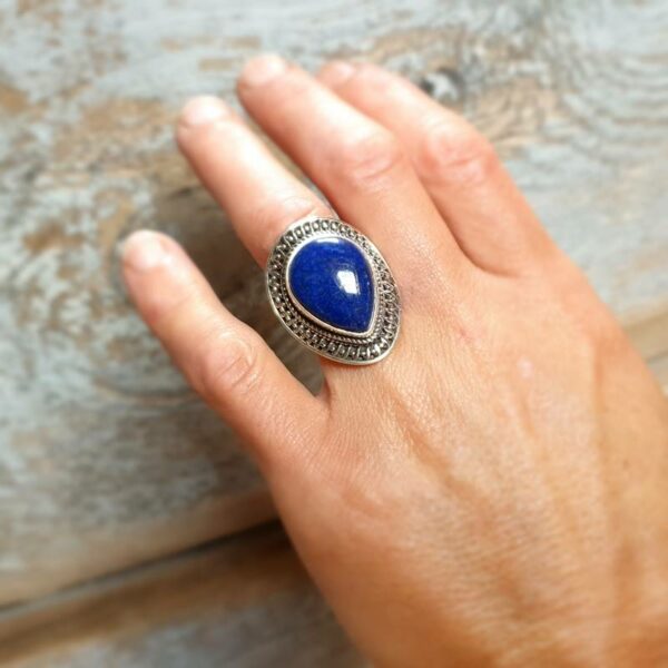 Zilver en lapis lazuli ring