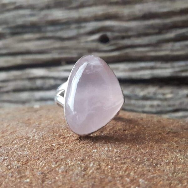 Omyoki rose quartz & 925 silver ring