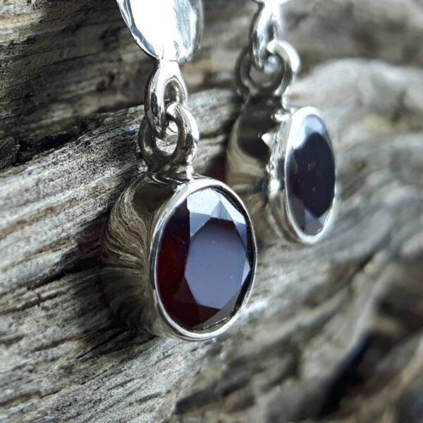 Long garnet earrings - Omyoki