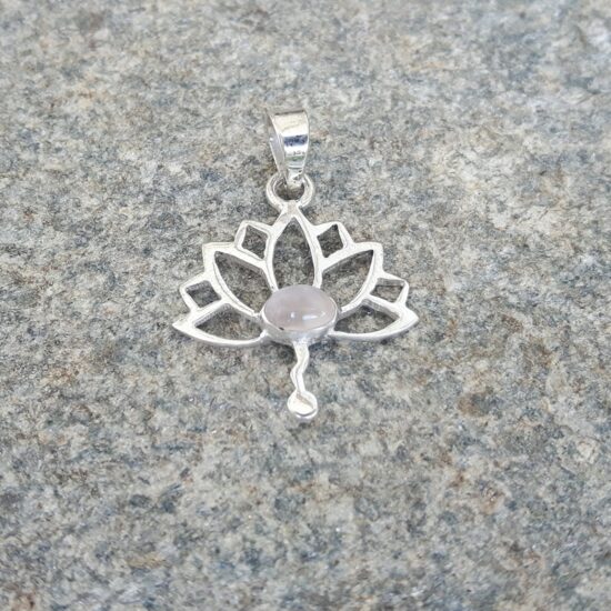 Pendentif fleur de lotus en argent - bijoux de créateurs Omyoki