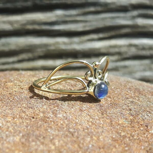 Fine ring with rainbow moonstone