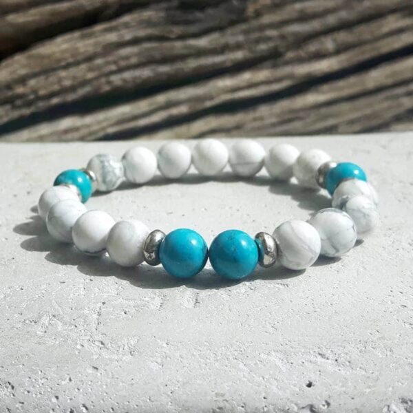 Turquoise and howlite bracelet