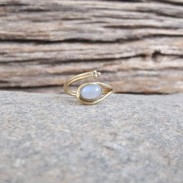 Φανταχτερό δαχτυλίδι Moonstone