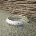 Bracelet demi-jonc argent massif martelé – Image 3