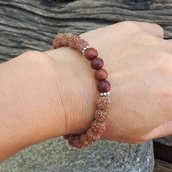 Pulseira Rudraksha