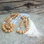 Moonstone mala halsband