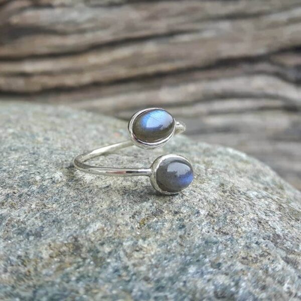 Bague fine en labradorite ajustable