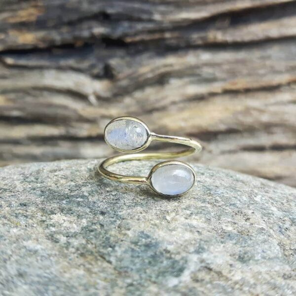 Golden moonstone ring ZI