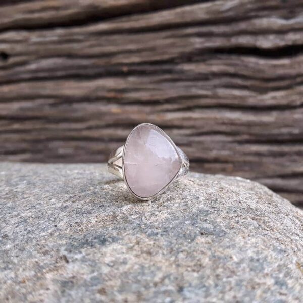 Anillo cuarzo rosa zen