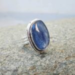 Anel de kyanite azul
