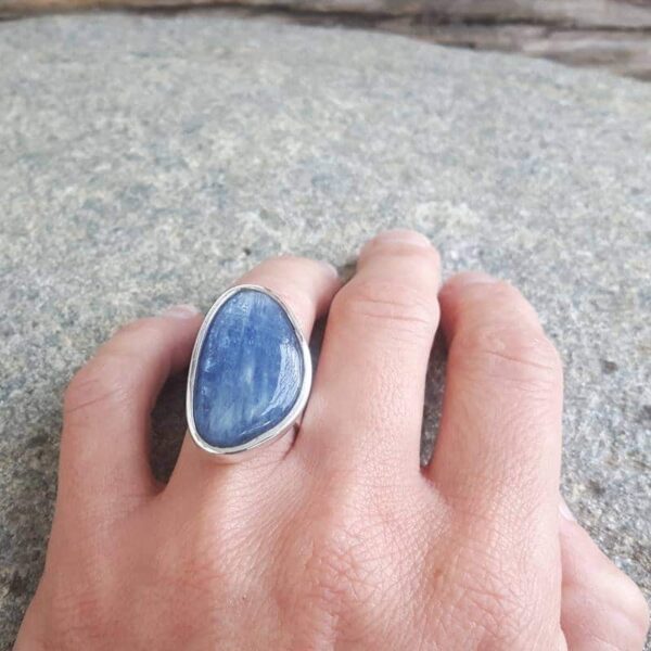 Blue kyanite ring