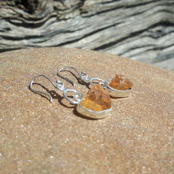 Boucles d'oreilles en citrine brute