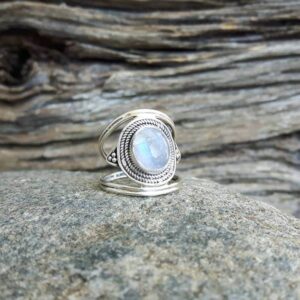 Bague ethnique en pierre de lune