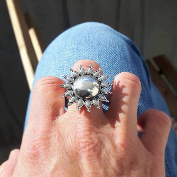 Adjustable ethnic sun ring