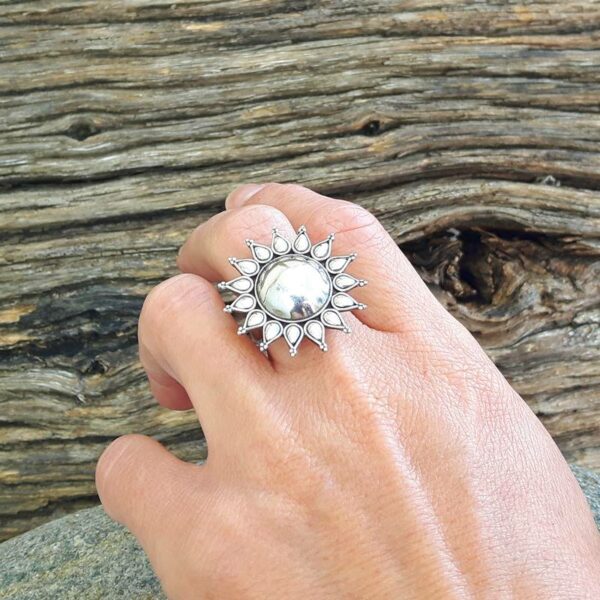 Adjustable ethnic sun ring