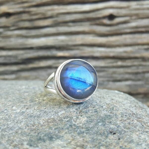 AMAYA labradorite ring