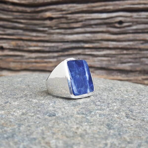 LILI fyrkantig lapis lazuli ring