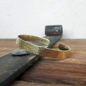 Bracelet jonc martelé fin LÔ