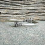 Bracelet jonc ouvert argent et perles