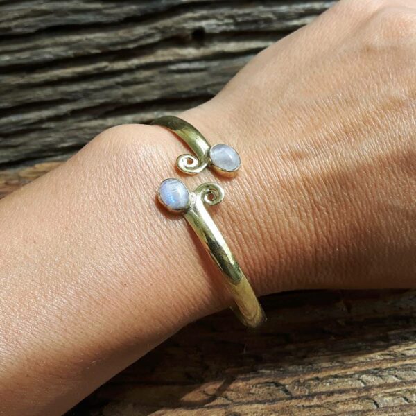 Open bracelet moonstone