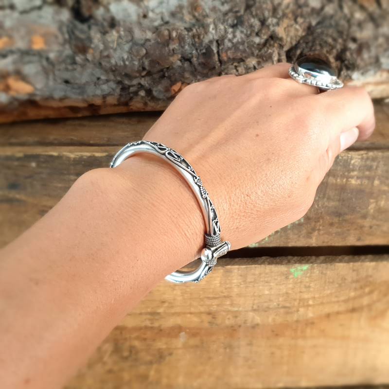 Bracciale rigido indiano in argento