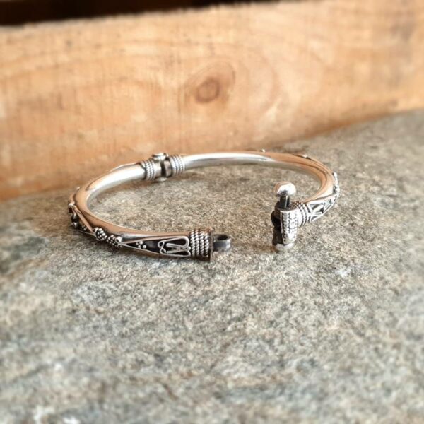 Indiskt armband i silver