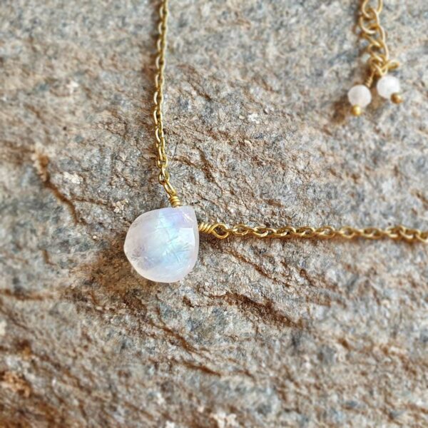 Collier fin pierre de lune EVA