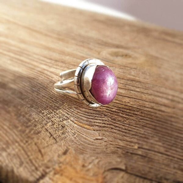 Adjustable silver Indian ruby ​​ring