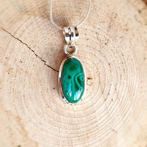 NATUR Sëlwer Malachite Pendant