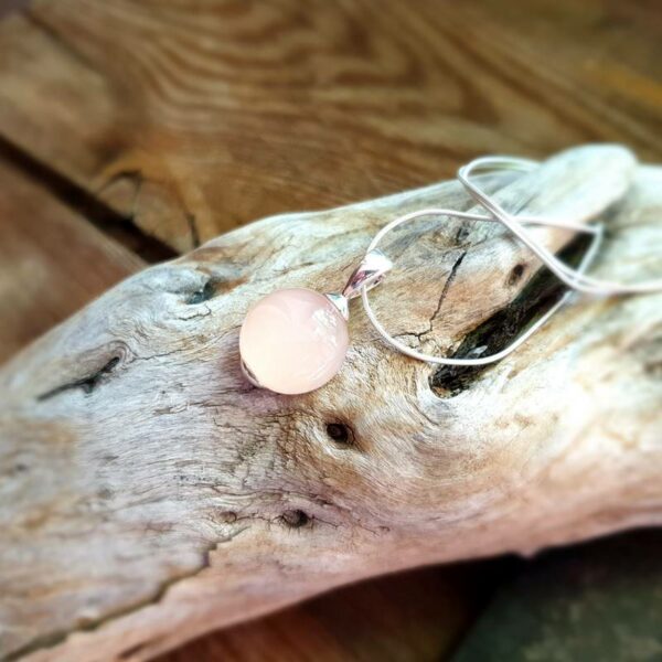 Silver rose quartz pendant