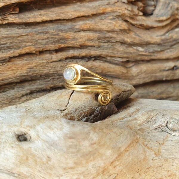 Gold Moundsteen Ring