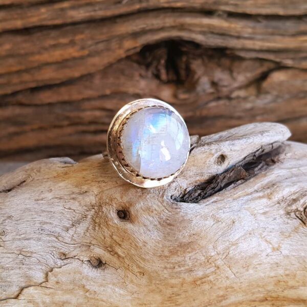 Grosse bague en pierre de lune