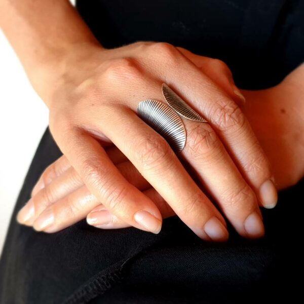 Nastavitelný stříbrný prsten s motýlkem