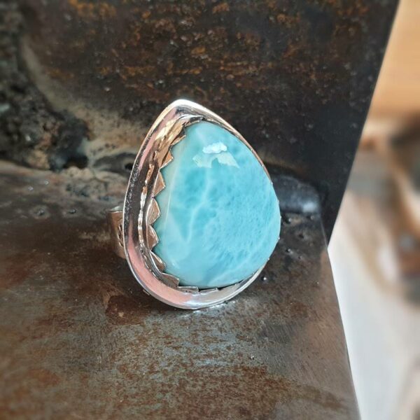 Silberner Larimar-Tropfenring