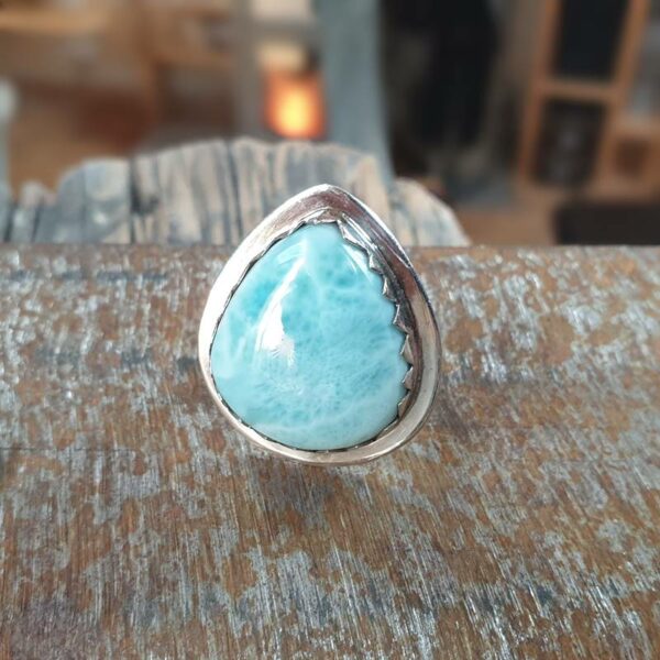 Silberner Larimar-Tropfenring