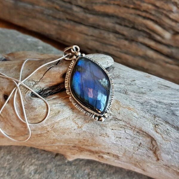 Pendentif en labradorite PROTECTION