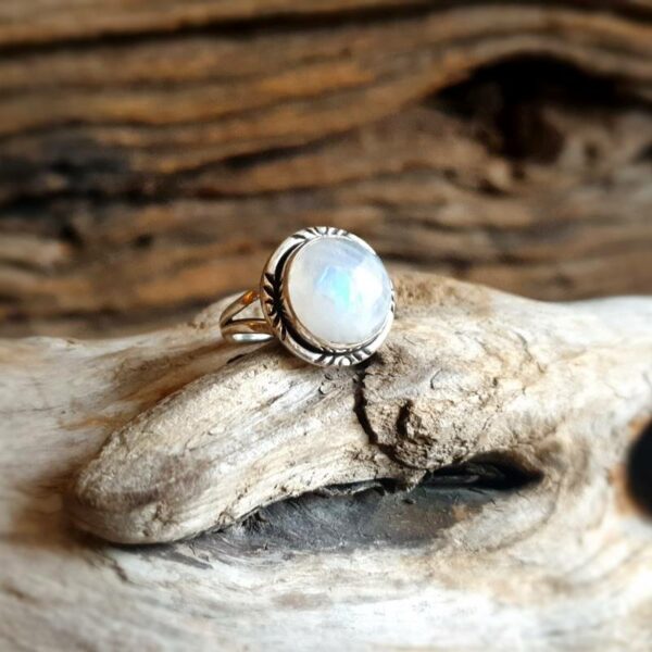 Silver moonstone ring