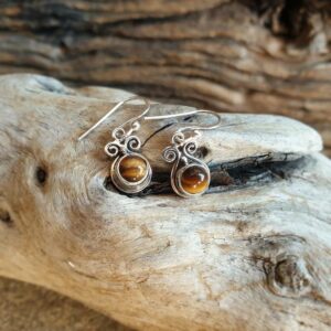 Petites boucles d'oreilles oeil de tigre