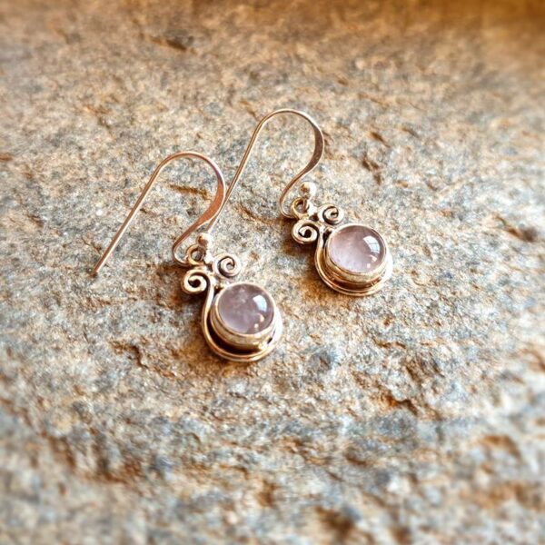 Petites boucles d'oreilles quartz rose