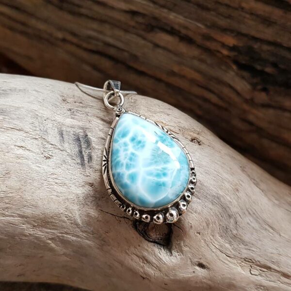 Colgante grande LOVE larimar