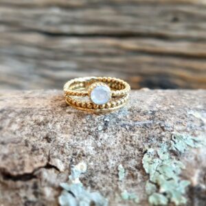 OÏA anel de pedra da lua dourada