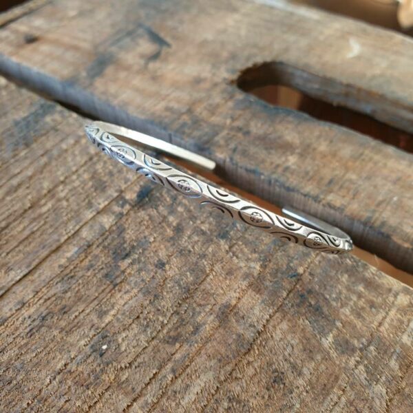 Bracelet fin en argent ETHNIC