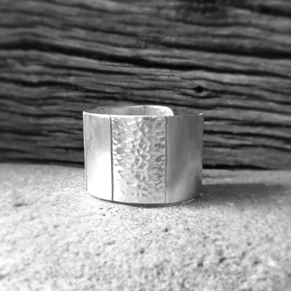 Bracelet argent martelé large