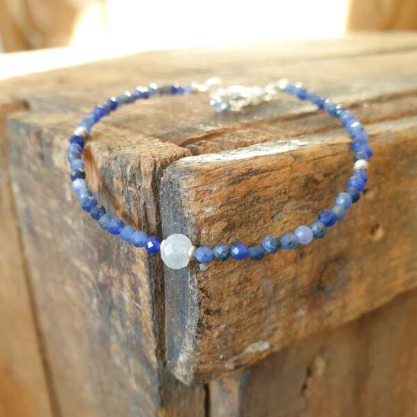 Fine bracelet in sodalite and silver OCEAN