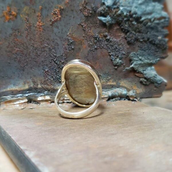 Златен рутилиран кварцов пръстен