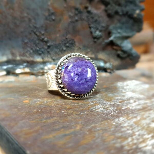 Anello etnico in argento charoite