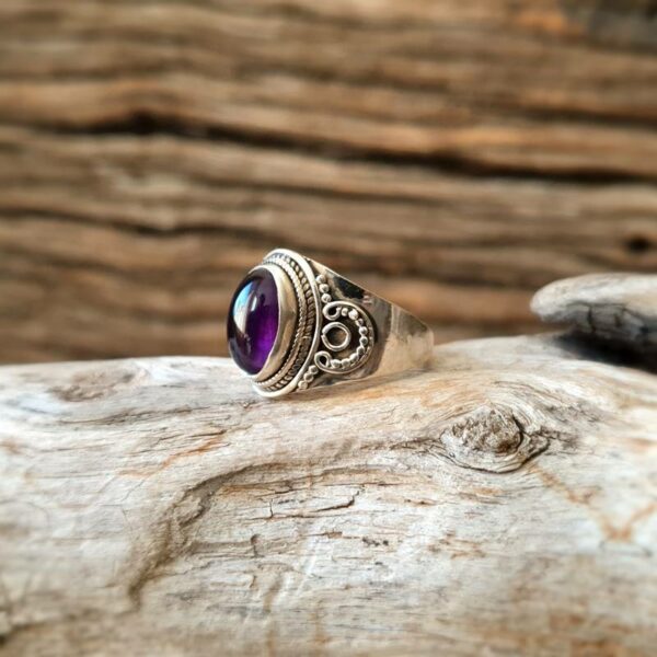 Silver amethyst ring