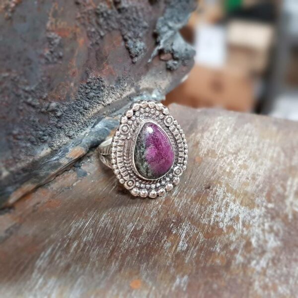 Etnisk Zoisite Ruby Ring