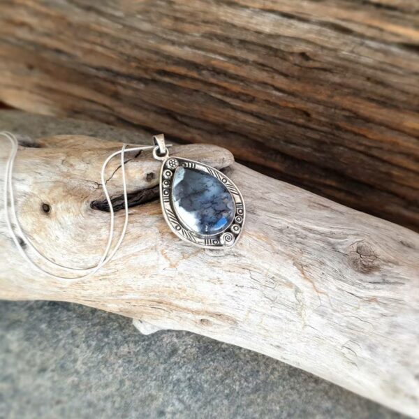 Silver Dendritic Opal hänge
